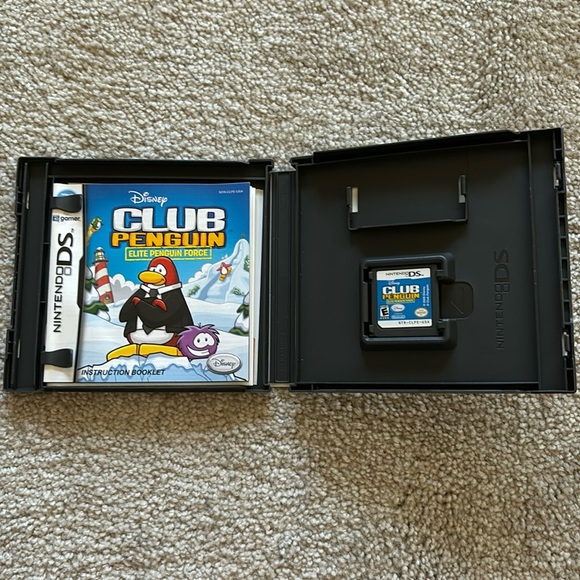 Club Penguin Nintendo DS Game - Picture 2 of 4